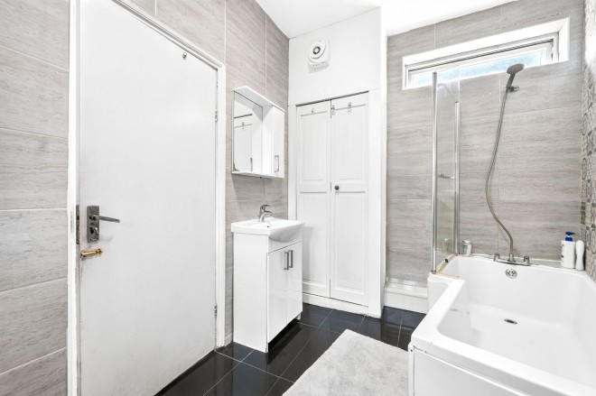 Images for Harringay Road, London, N15 EAID:1132008958 BID:8c4454de-783b-4cd1-a3cf-c2e1efcf5c25