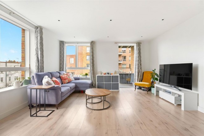 Images for Hamlet Court, Smithfield Square, Hornsey, N8 EAID:1132008958 BID:8c4454de-783b-4cd1-a3cf-c2e1efcf5c25