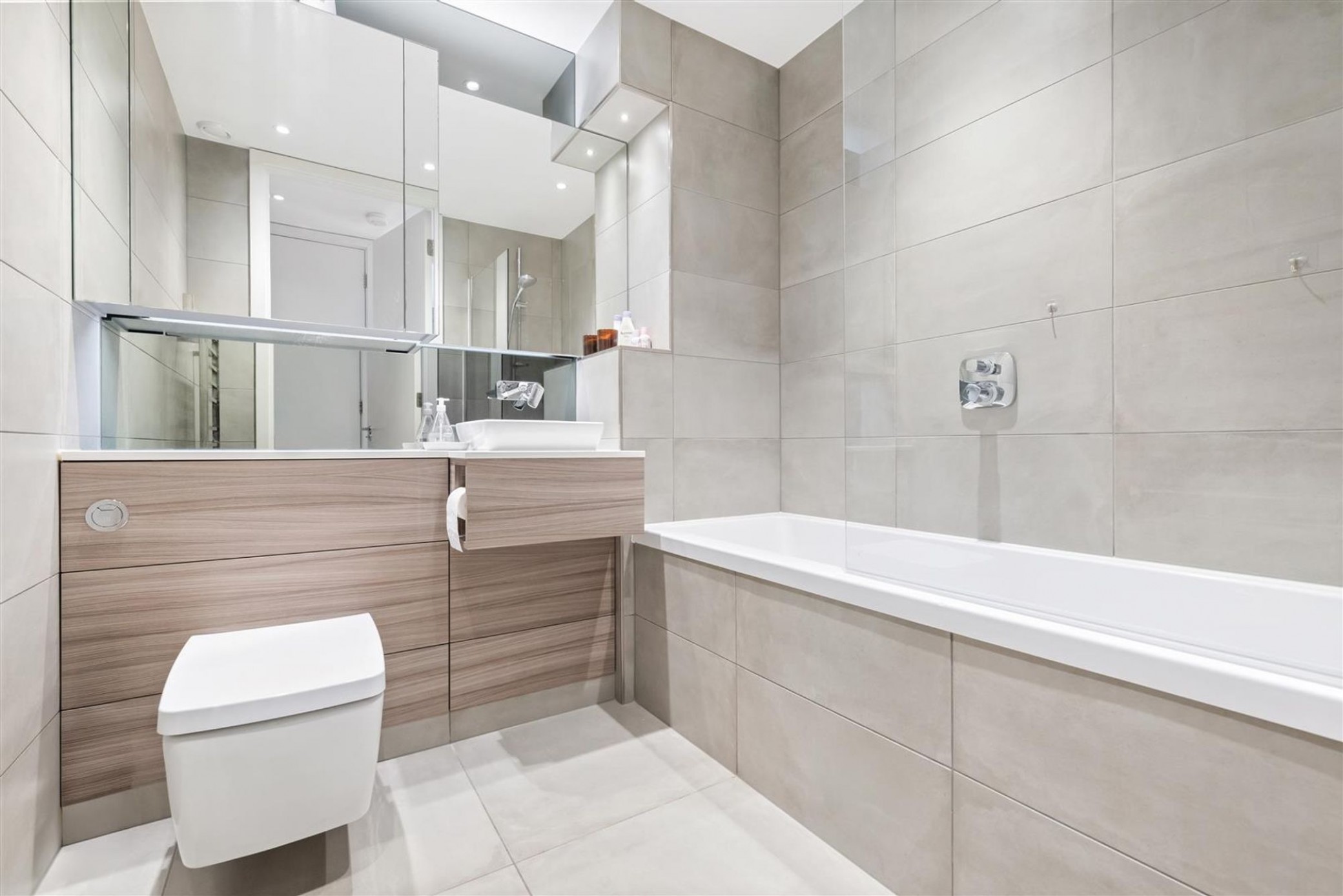 Images for Hamlet Court, Smithfield Square, Hornsey, N8 EAID:1132008958 BID:8c4454de-783b-4cd1-a3cf-c2e1efcf5c25