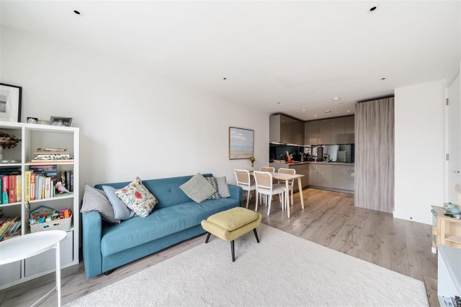Images for Purser Court, Smithfield Square, Hornsey, N8 EAID:philipalexanderapi BID:1