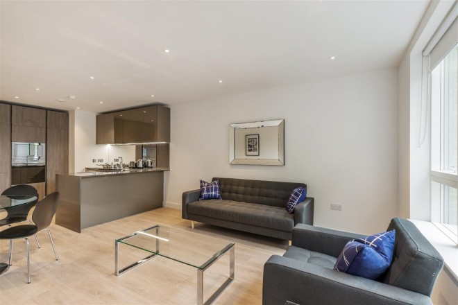 Images for Hamlet Court, Smithfield Square, Hornsey, N8 EAID:philipalexanderapi BID:1