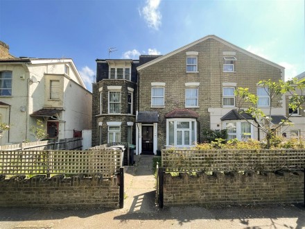 Trinity Road, Wood Green, N22