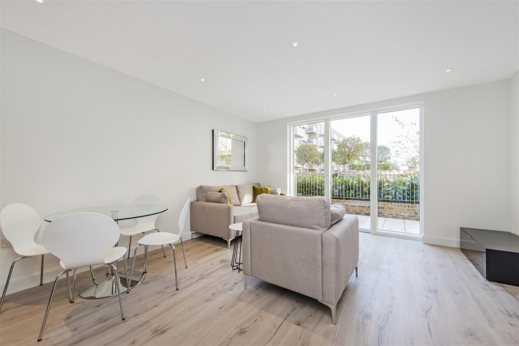 Images for Lang Court, Smithfield Square, Hornsey, N8 EAID:philipalexanderapi BID:1