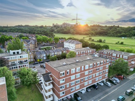 Campsfield Road, Hornsey, N8