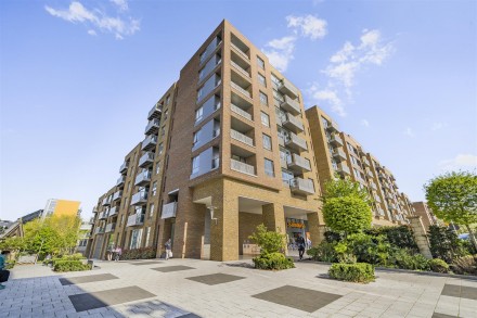 Lang Court, Smithfield Square, Hornsey, N8