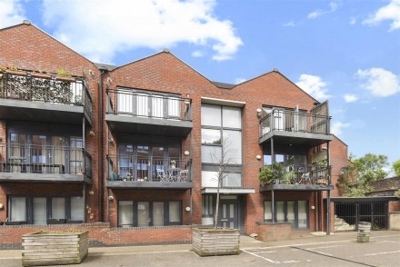 Leverton Close, Wood Green, N22