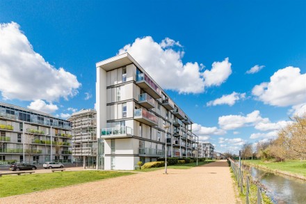 Fyfe House, New River Village, Hornsey, N8