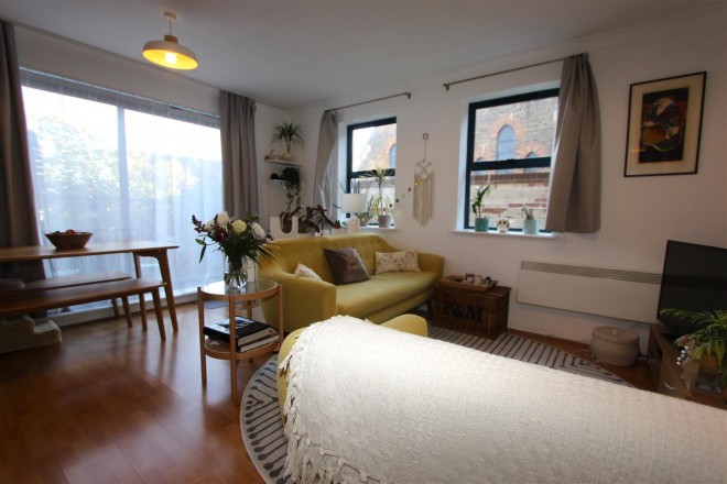 Images for Tottenham Lane, Crouch End, N8 EAID:philipalexanderapi BID:1