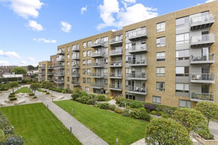 Cooper Court, Smithfield Square, Hornsey, N8