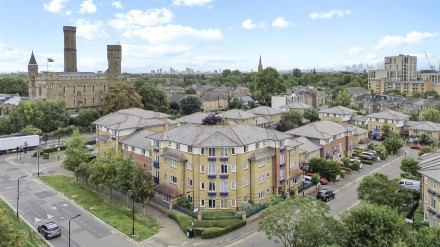 Myddleton Avenue, Manor House, N4
