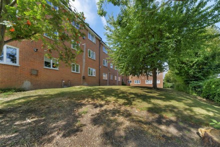 Cambridge Gardens, Muswell Hill, N10