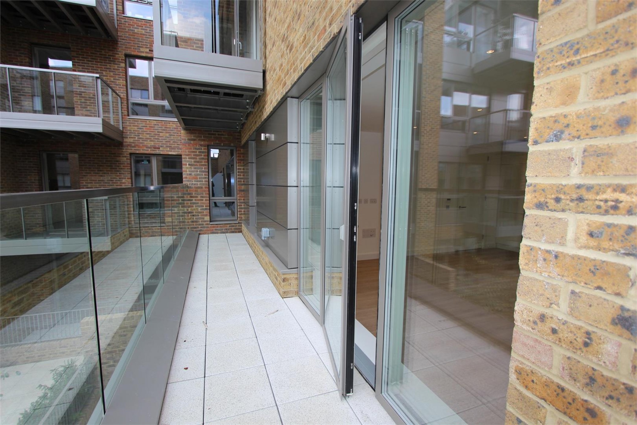 Images for Lang Court, Smithfield Square, Hornsey, N8 EAID:philipalexanderapi BID:1