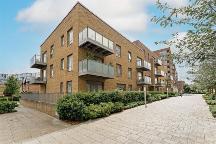 Bath House Court, Smithfield Square, Hornsey, N8