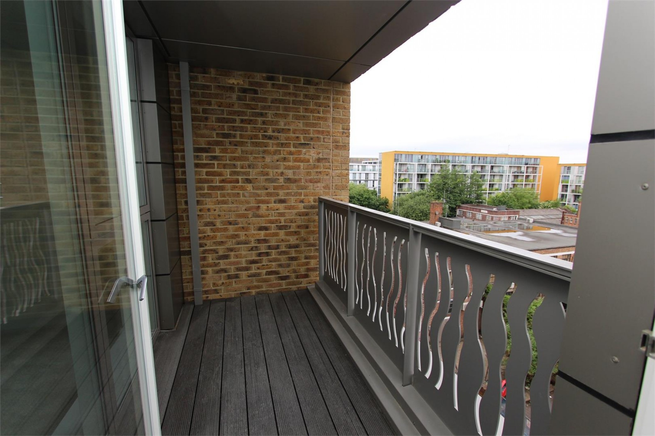 Images for Hamlet Court, Smithfield Square, Hornsey, N8 EAID:philipalexanderapi BID:1