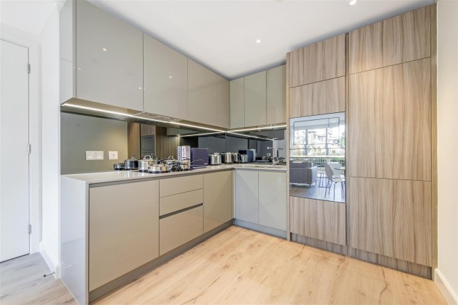 Images for Lang Court, Smithfield Square, Hornsey, N8 EAID:philipalexanderapi BID:1