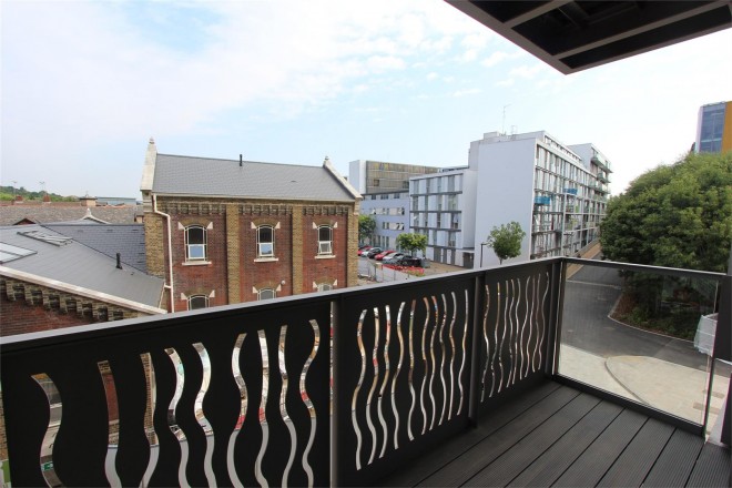 Images for Lang Court, Smithfield Square, Hornsey, N8 EAID:philipalexanderapi BID:1