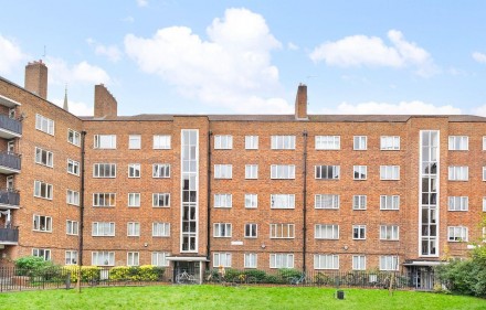 Stoke Newington Church Street, N16