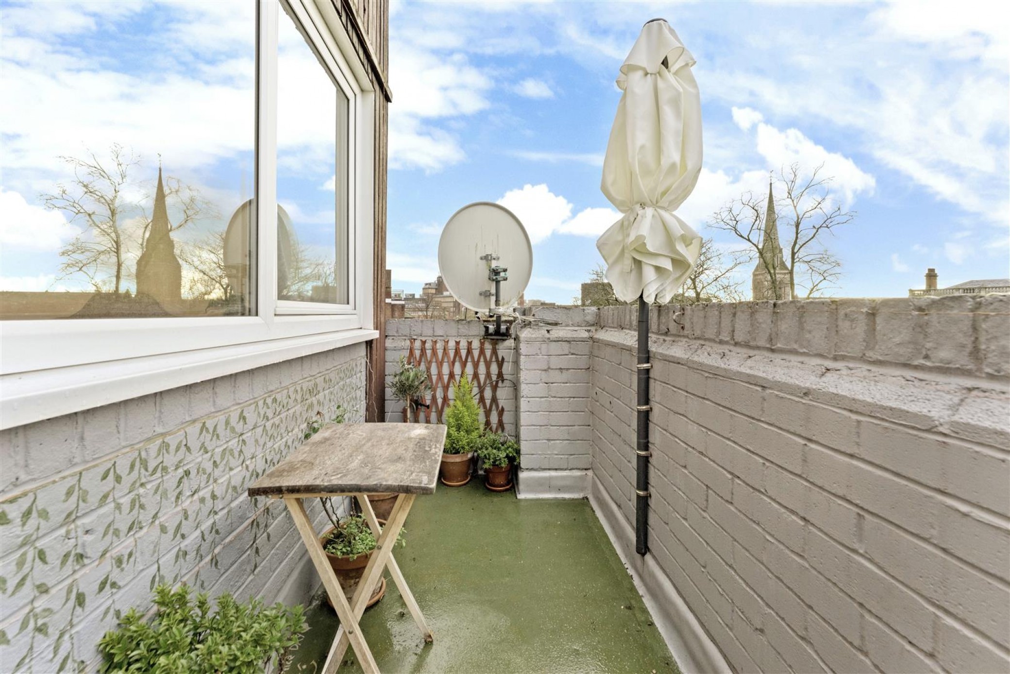 Images for Stuart Crescent, Wood Green EAID:philipalexanderapi BID:1