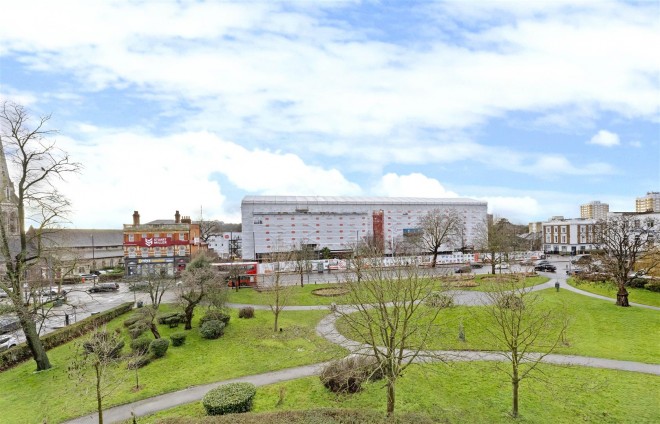 Images for Stuart Crescent, Wood Green EAID:philipalexanderapi BID:1