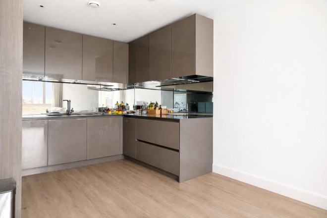 Images for Hamlet Court, Smithfield Square, Hornsey, N8 EAID:philipalexanderapi BID:1