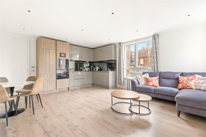 Images for Hamlet Court, Smithfield Square, Honsey, N8 EAID:philipalexanderapi BID:1