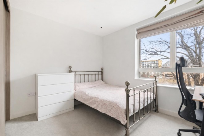 Images for Hamlet Court, Smithfield Square, Honsey, N8 EAID:philipalexanderapi BID:1