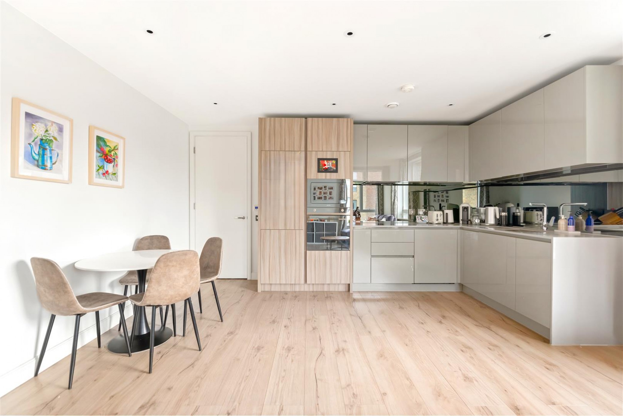 Images for Hamlet Court, Smithfield Square, Honsey, N8 EAID:philipalexanderapi BID:1