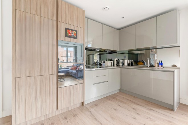 Images for Hamlet Court, Smithfield Square, Honsey, N8 EAID:philipalexanderapi BID:1