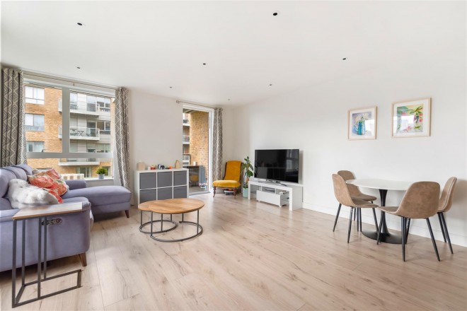 Images for Hamlet Court, Smithfield Square, Honsey, N8 EAID:philipalexanderapi BID:1