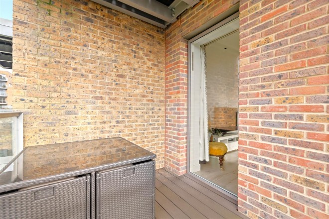 Images for Hamlet Court, Smithfield Square, Honsey, N8 EAID:philipalexanderapi BID:1