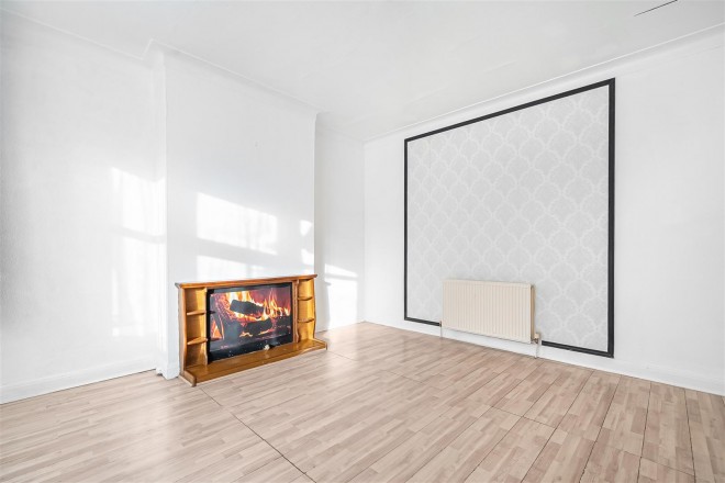 Images for Connaught Gardens, Palmers Green, N13 EAID:philipalexanderapi BID:1