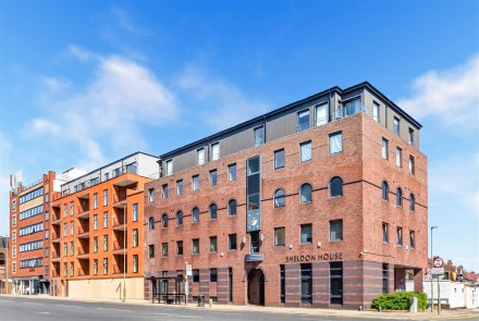 High Road, North FInchley, N12