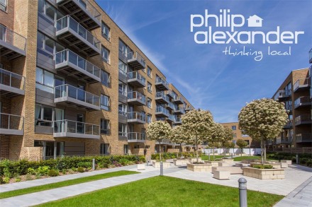 Purser Court, Smithfield Square, Hornsey, N8