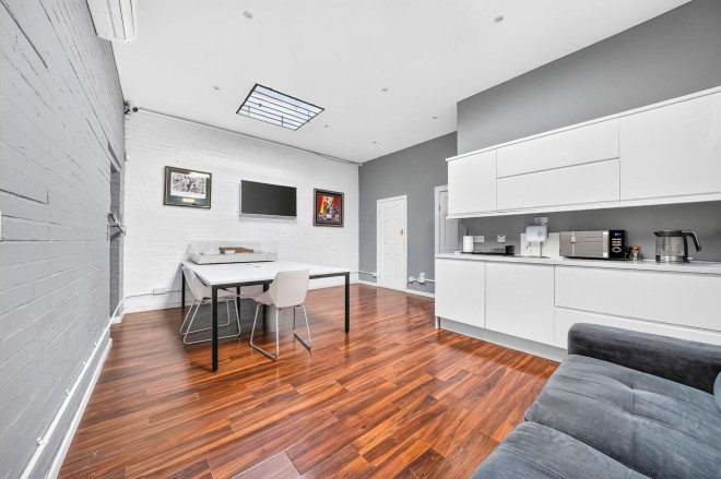 Images for High Street, Hornsey, N8 EAID:1132008958 BID:8c4454de-783b-4cd1-a3cf-c2e1efcf5c25