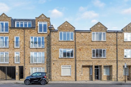 Mount Pleasant Crescent, London, N4